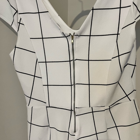 CHARLOTTE RUSSE ROMPER XL - Picture 4 of 6